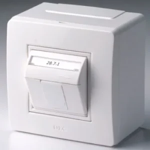 DKC Brava Коробка в сборе с 1 розеткой RJ45, кат.5е (телефон / компьютер), коричневая (розница)
