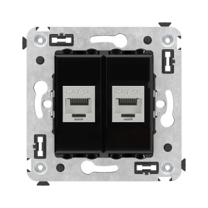DKC Avanti Компьютерная розетка RJ-45 без шторки в стену, кат.5e двойная экранированная, "Черный квадрат"